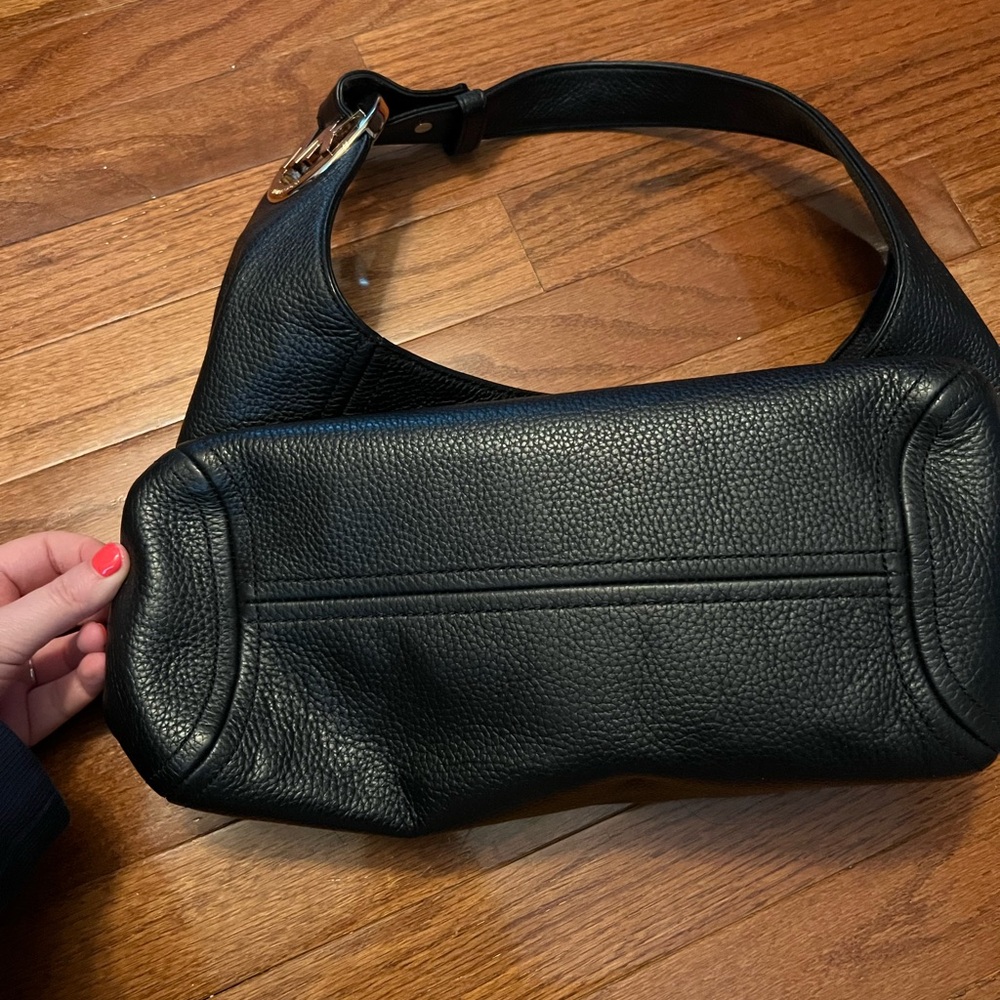 MK Elegant Black Leather Hobo Bag - Picture 2 of 8